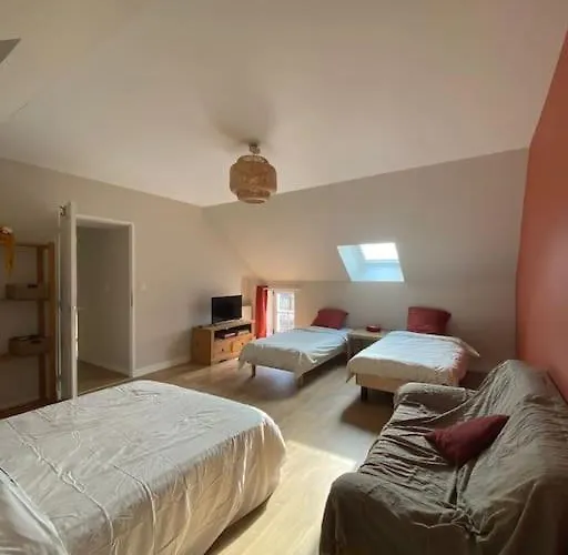 La Maison Bleue, Maison Mitoyenne De Campagne