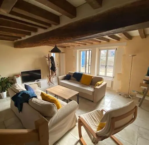 La Maison Bleue, Maison Mitoyenne De Campagne